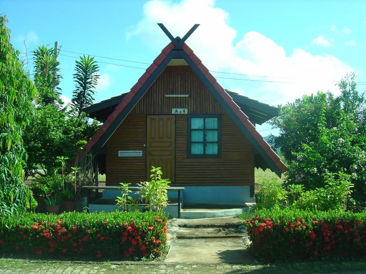 Mae Chaem Hotel And Resort Экстерьер фото