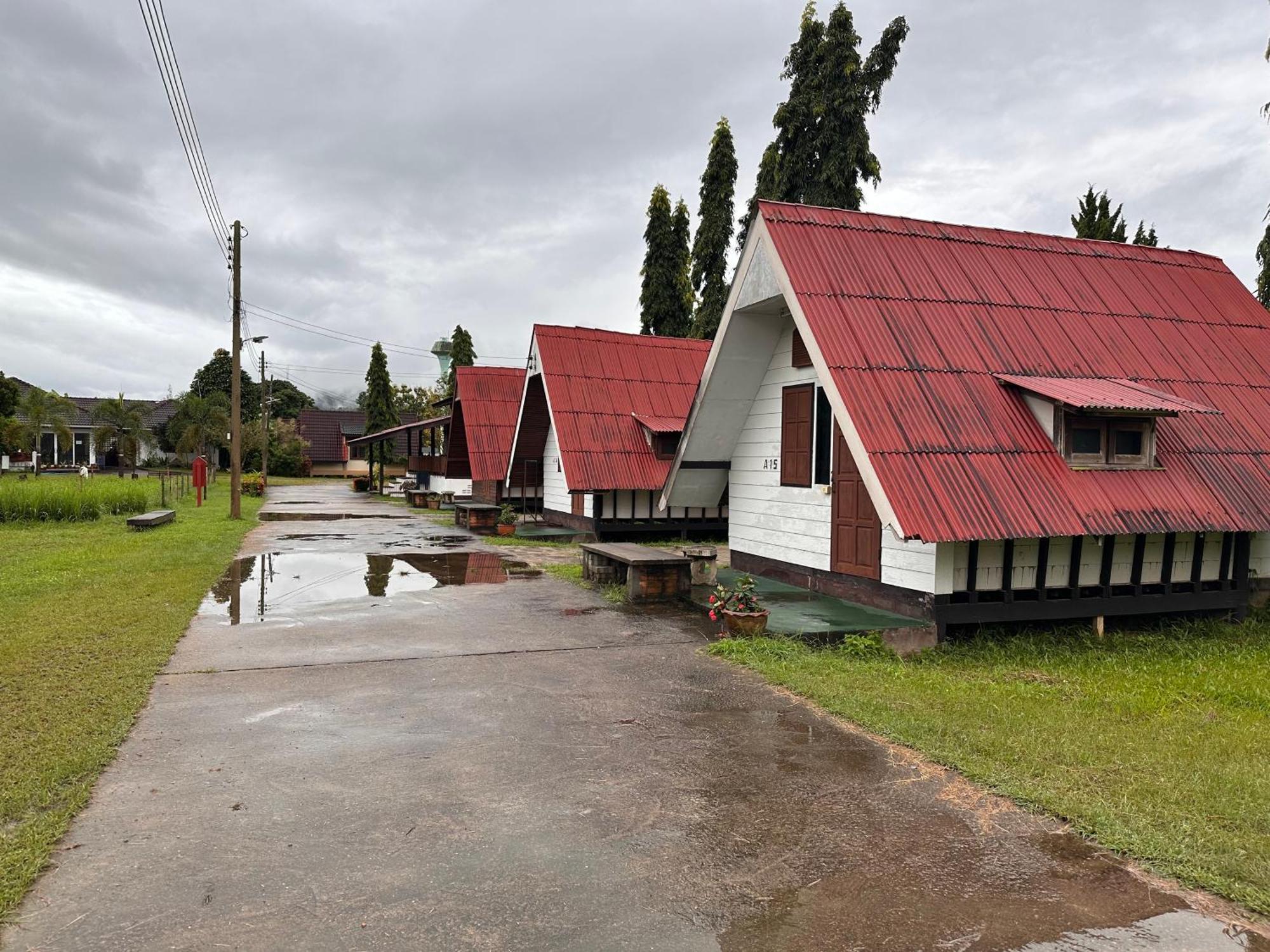 Mae Chaem Hotel And Resort Экстерьер фото