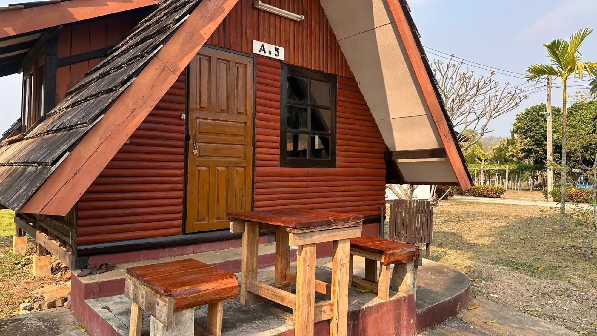 Mae Chaem Hotel And Resort Экстерьер фото